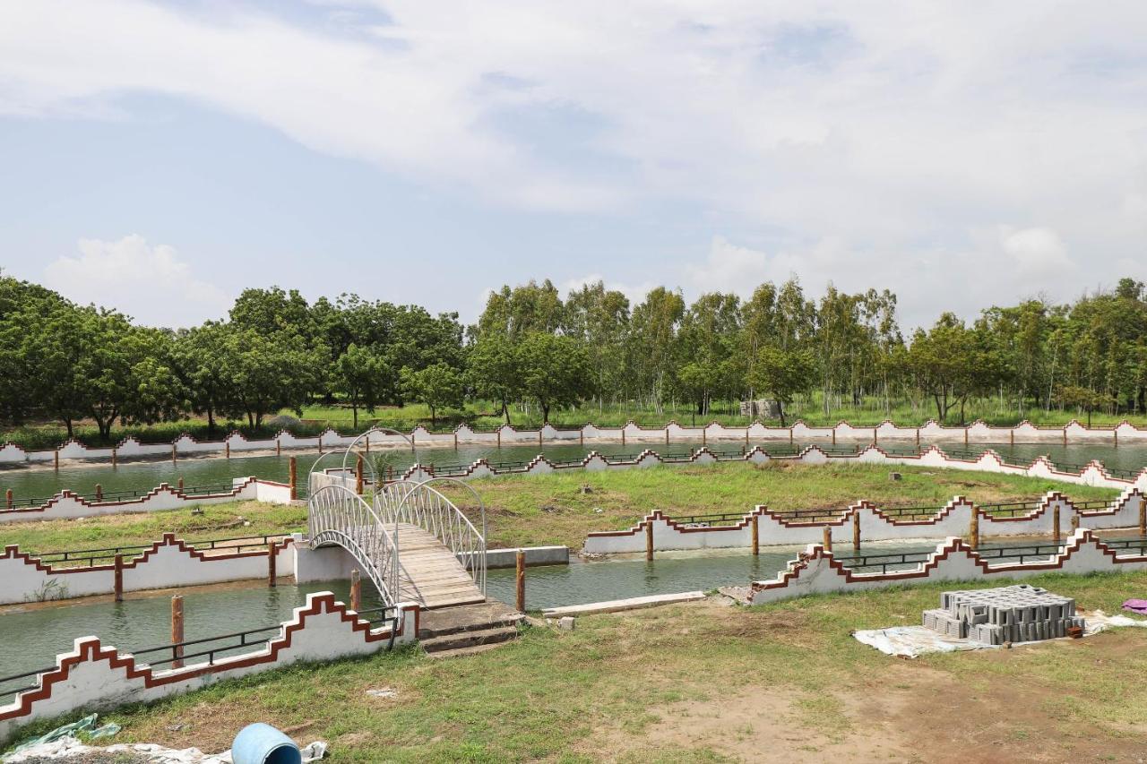 Capital O 49279 Chhab Chhaba Chhab Water Fun Park&Resort Damka Bagian luar foto