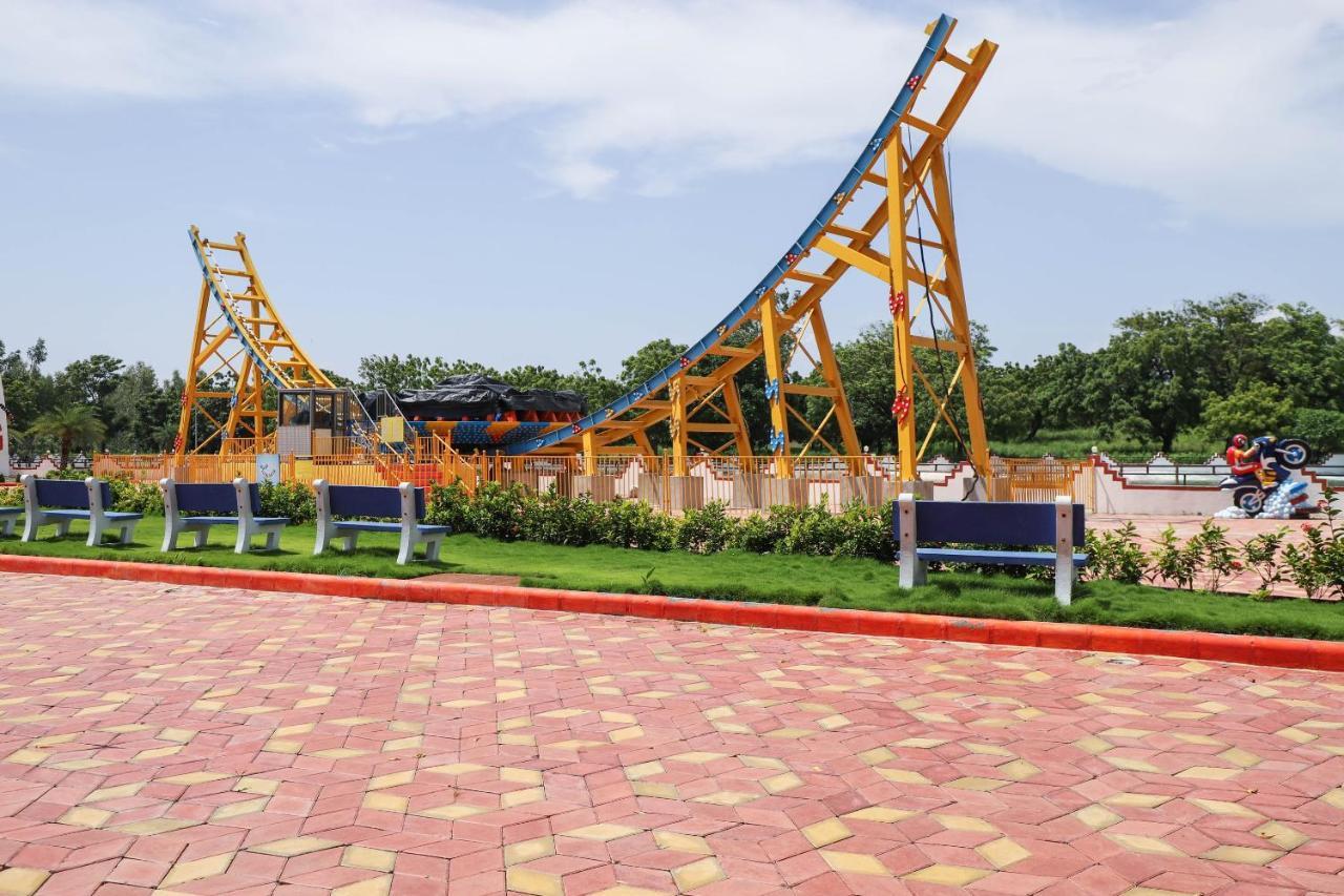 Capital O 49279 Chhab Chhaba Chhab Water Fun Park&Resort Damka Bagian luar foto